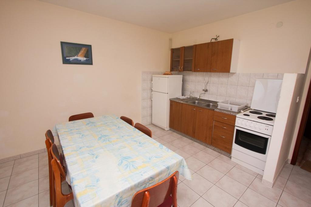 Apartments And Rooms Porto Ražanj Chambre photo