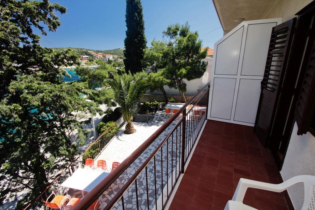 Apartments And Rooms Porto Ražanj Chambre photo