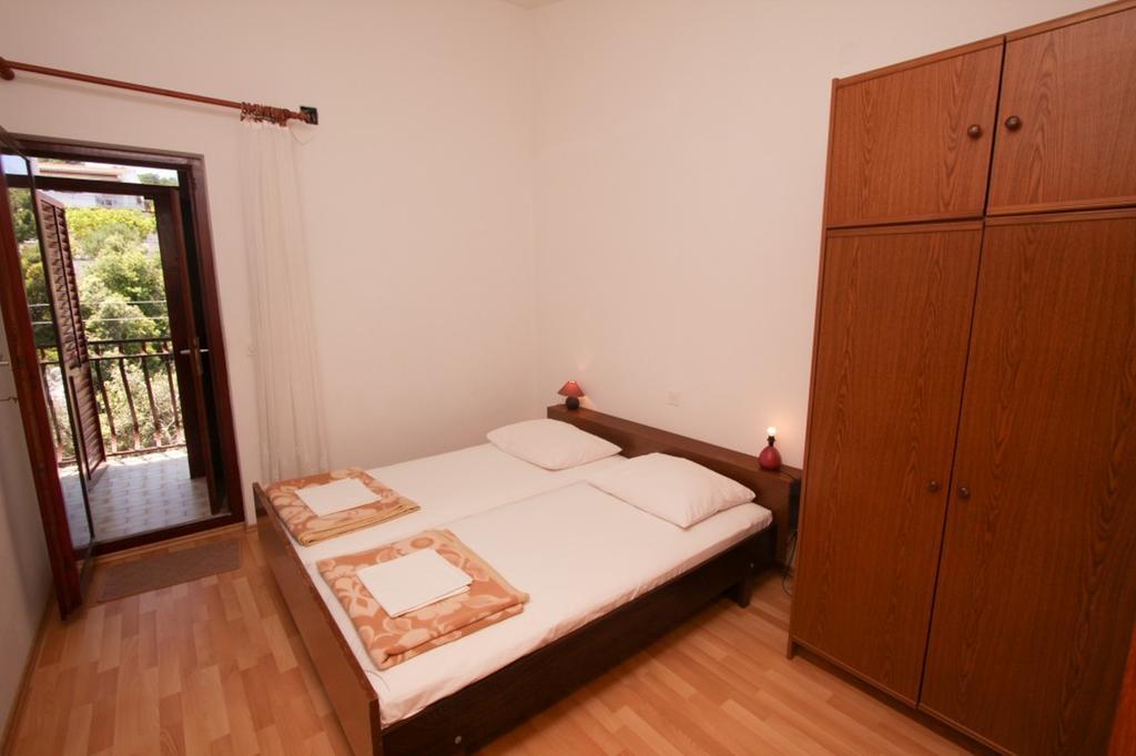 Apartments And Rooms Porto Ražanj Chambre photo