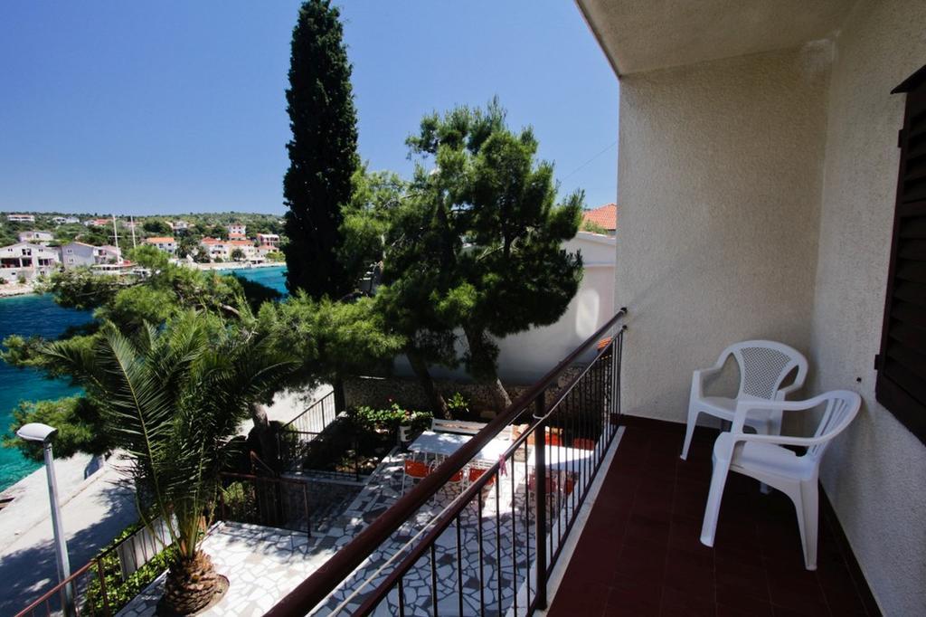 Apartments And Rooms Porto Ražanj Chambre photo