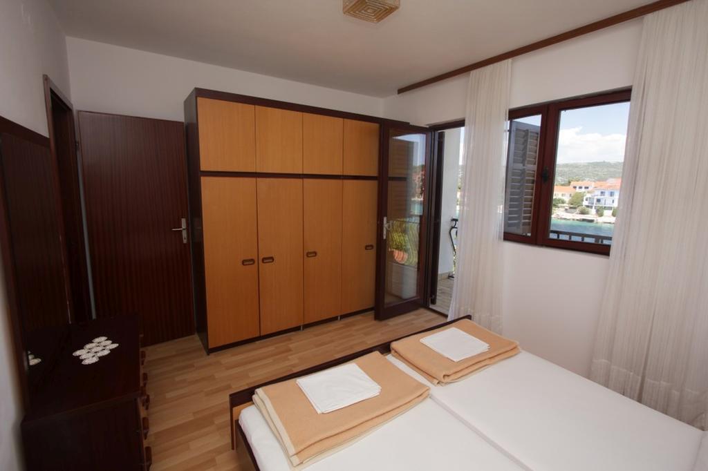 Apartments And Rooms Porto Ražanj Chambre photo