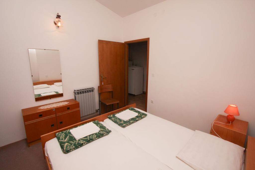 Apartments And Rooms Porto Ražanj Chambre photo